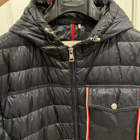Moncler Men's Dark Gray Puffer Jacket with Red Trim - Picture 2 of 9